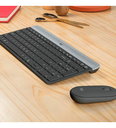 Teclado y mouse inalámbrico Logitech MK470 Español de color negro